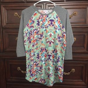 SOLD☀️LuLaRoe Randy tee